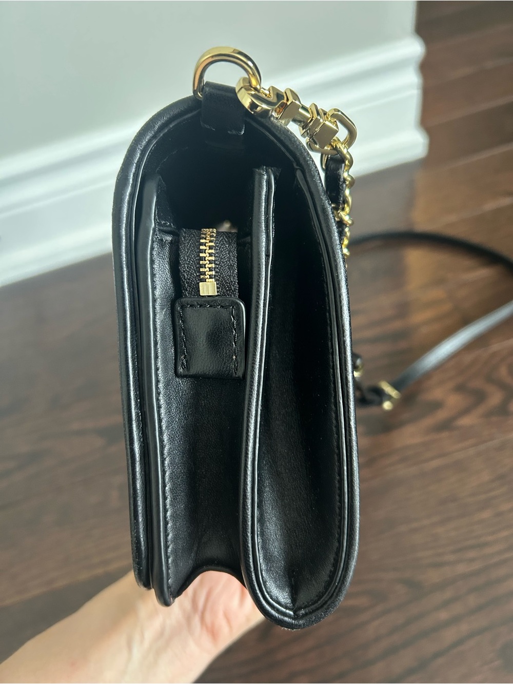Tory Burch Black Quilted Leather Chain-Shoulder Crossbody - Picture 4 of 7